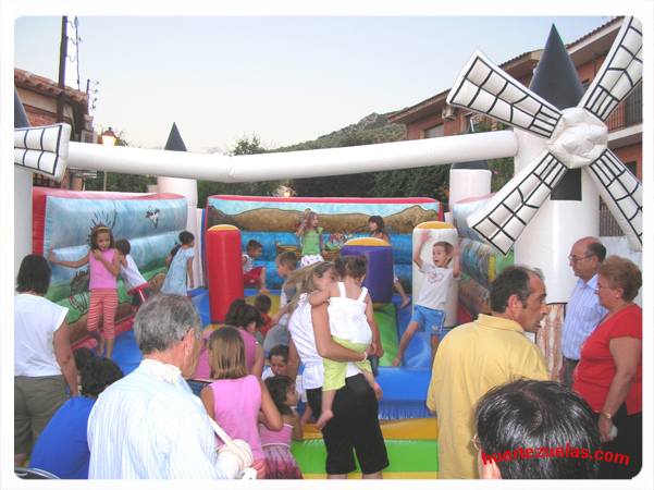 Cola en el castillo inflable